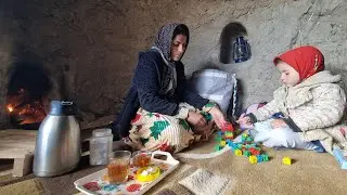 Nomadic Lifestyle: Making a wooden hanger in the nomadic cave by Zari