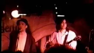 REM (Bingo Hand Job) - Get Up acoustic @ The Borderline - 1991