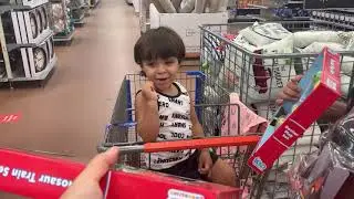 COMPRANDO BRINQUEDOS PARA MEU FILHO