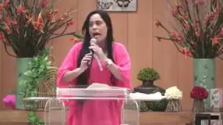 Missionária Adriane Medeiros - Deus Não Abre Mão de Você.