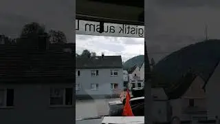 Узкие улицы городка.