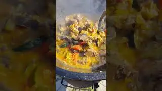 Готовлю Мясо с Рисом и Овощами на Казане #рецепт #казан #готовим #мясо #овощи #рис #вкусно #еда