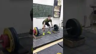 Становая тяга с плинтов 140 кг. 