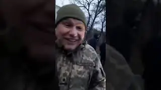 КАК в Украине «Добровольно» мобилизуют мужчин – шестеро военкомов и полиция набросились на водителя.