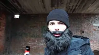 Бомж снимает рекламу пив.