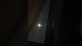 Місяць! Ранок, сьома година