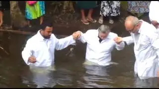 Batismo na CESS de Machadinho em nome do Senhor Jesus.