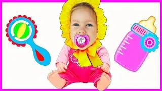 Ева и папа няня играют