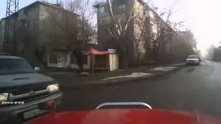 08.02.2015 Три богатыря на кроссоверах не разъехались на перекрестке