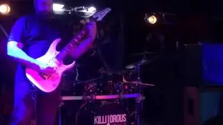 Au piranha bar de Mtl