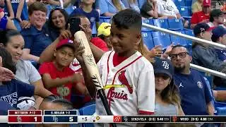 Randy Arozarena gives young Cardinals fan a signed bat: 6/8/2022