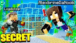 noob Girl Builds SECRET UNDERWATER Minecraft Base!