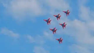 Авиашоу. Пилотажная группа Стрижи.  Swifts aerobatic team.