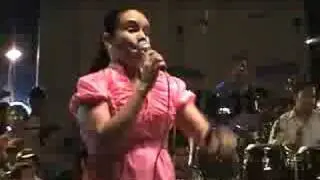 JAVIER RODRIGUEZ CON EL GRUPO DE LA IGLESIA BETHEL
