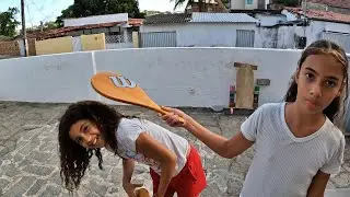 JOGANDO FRESCOBOL COM ALANA!- JOGANDO FRESCOBOL COM ALANA!