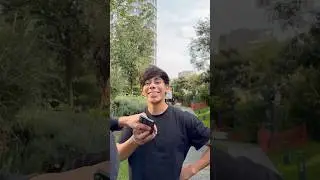 ¿Y el tercero es para hablar con la otra? 😧 #Sonrixs