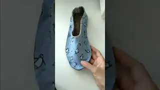 Лоскутные тапочки из мебельного материала.