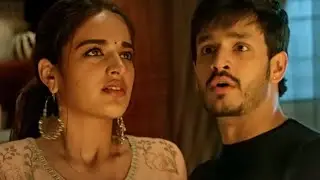 निधि अग्रवाल का दिया हुआ गुड़िया अखिल अक्किनेनी ने तोड़ डाला