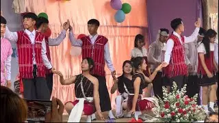 Beautiful karenni dancing