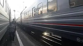 Электровоз ЭП20-024 с пассажирским поездом 19/20 Ростов-на-Дону-Москва