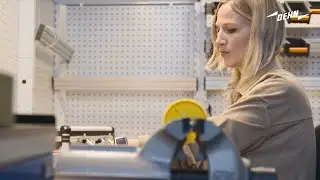 Technikerin mit kreativem Weitblick