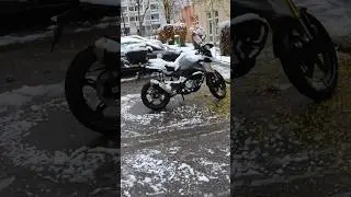 Humari bike snowfall Mei chal payegi #travel #minivlog #funnyshorts