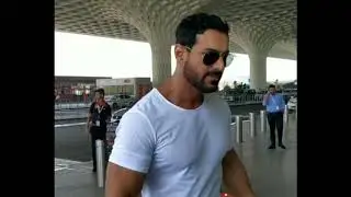 John abraham snapped at airport