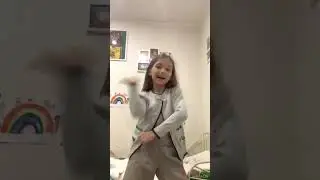 Танцуй в своих любимых одеждах по цветам 🤍🖤💗💙🧡(🤍+🖤)