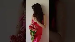 Фотосесія в студії з тюльпанами. (Portrait photoshoot, video, studio)