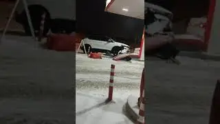Лукойл снижает цены.