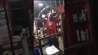 sobrinho do lula trabalhando na adega dos morangos Hortolândia....kkkk
