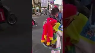 хесус носит кисси мисси