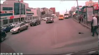 Драка на остановке