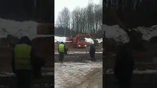 Рабочий момент на стройке