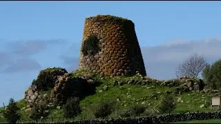 Il Nuraghe Nuraddeo di Suni - Archeologia della Sardegna