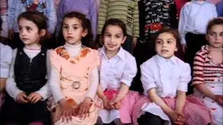 MİNİ MİNİ BİRLERDEN KORO