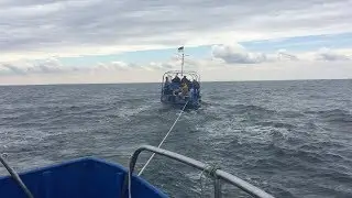 ЧП на рыбалке в Черном море. Дельфины. Дом из цокольных панелей.