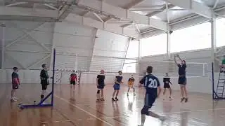 Нападающий удар над блоком