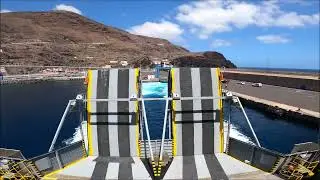 Saliendo del puerto de El Hierro en el buque Volcan de Tirajana