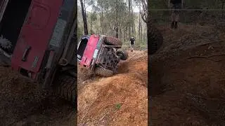 It doesn’t get much funner than this #suzukivitara #offroad #extreme #funny #creek