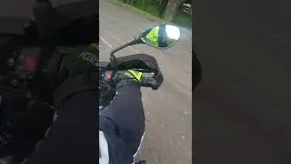 Дарина пробует папин Benelli TNT600 GT