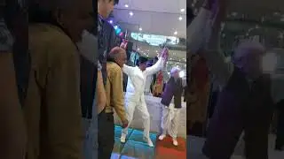 tau or papa ka dance dekh lo