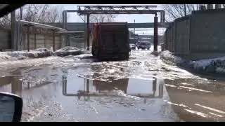 Наверное это весна, не пройти, не проехать.