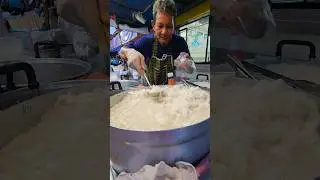 Uncle is very delicious but not famous in Phitsanulok in Thailand. #streetfood #shorts