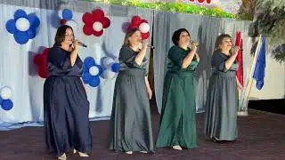 "Улыбайся ", группа "Весна"