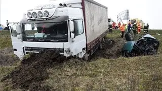 Tragikus baleset - ketten haltak meg a 4-es főúton