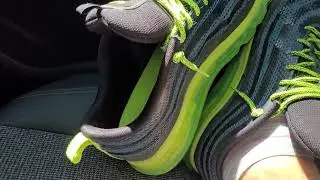 NIKE play on car