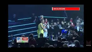 Извращуга Киркоров лапает Бузову на протяжении 20 секунд