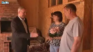 Вручение благодарности матери мобилизованного