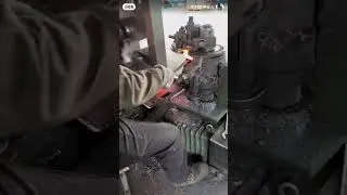 Машина  для формовки и  гибки, предварительно нагретых  металлических заготовок.